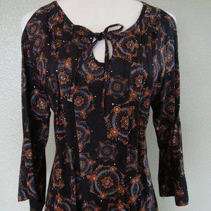 NWT Reborn NY Cold Shoulder Top Pleaded Front Keyhole Neck Black Orange sz M